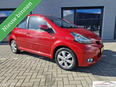 Toyota Aygo 1.0-12V Aspiration Red AIRCO NAP HALF LEDER