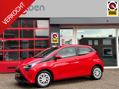 Toyota Aygo 1.0 VVT-i x-joy AUTOMAAT *CAMERA/APPLE CARPLAY*