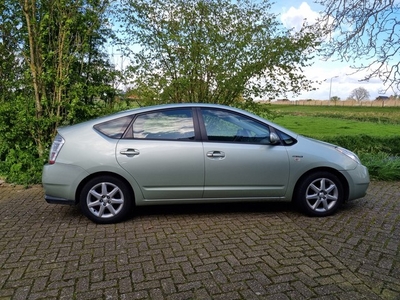 Toyota Prius 1.5 VVT-i Tech Edition, camera. inruil/fin