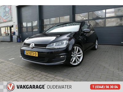 Volkswagen Golf 1.2 TSI Highline * Camera * Pano * Trekhaak