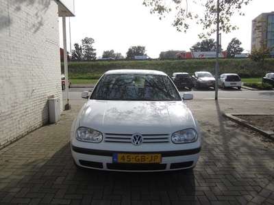 Volkswagen Golf 1.6-16V Trendline