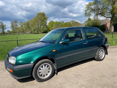 Volkswagen Golf 1.6 Milestone, nieuwe APK 4-2025. 1e