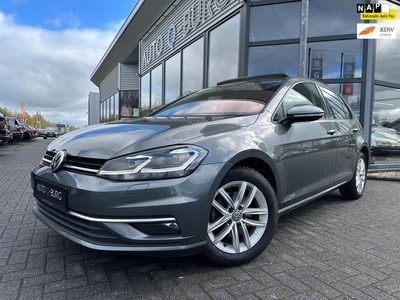 Volkswagen Golf 1.6 TDI Highline Panoramadak LED