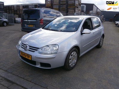 Volkswagen Golf 1.6 Trendline