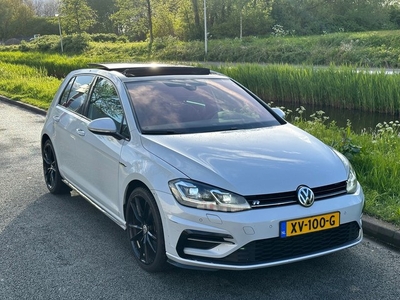 Volkswagen Golf 2.0 TDI 4MOTION R-LINE