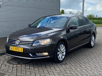 Volkswagen Passat 1.4 TSI AUTOMAAT Executive Bruin Navi Pdc