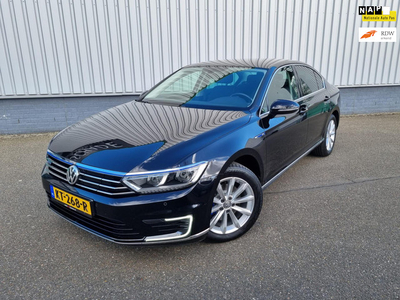 Volkswagen Passat 1.4 TSI GTE Connected Series | Navi | Clima | Cruise | PDC | Trekhaak |