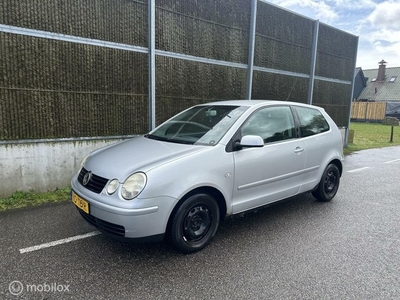 Volkswagen Polo 1.4-16V APKAIRCOCRUISE