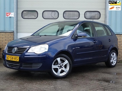 Volkswagen Polo 1.4-16V Optive AUTOMAAT! Airco, Cruise