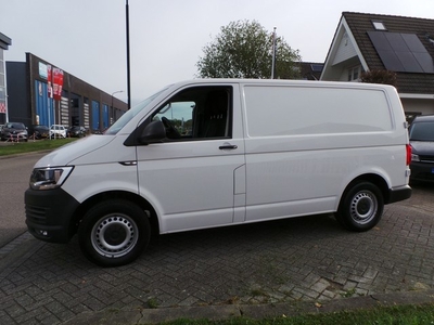 Volkswagen Transporter 2.0 TDI 102pk L1H1 3 persoons