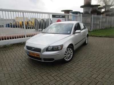 Volvo S40 2.4 Kinetic (bj 2004)