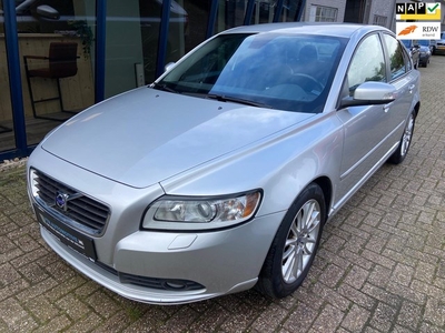 Volvo S40 2.4 Momentum Automaat NL AUTO / LEER / YOUNGTIMER