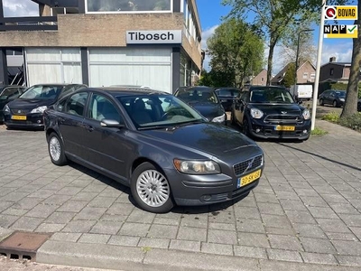 Volvo S40 2.4 Momentum, Youngtimer,nieuwstaat, cruise, clima