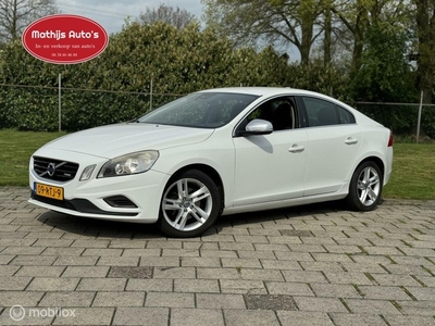 Volvo S60 1.6 T3 R-Design Navi Clima Cruise! Handgeschakeld!