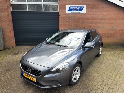 Volvo V40 1.6 T3 Momentum 2014 - 1E EIG, DEALER O.H.