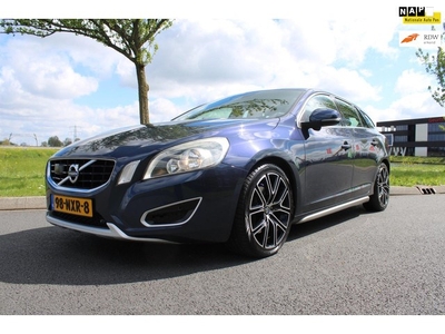 Volvo V60 2.0T Momentum Automaat ,Climate Control, Navigatie