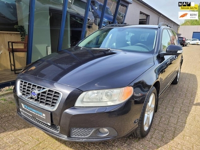 Volvo V70 2.0F Momentum H.LEER / XENON / PDC / TREKHAAK