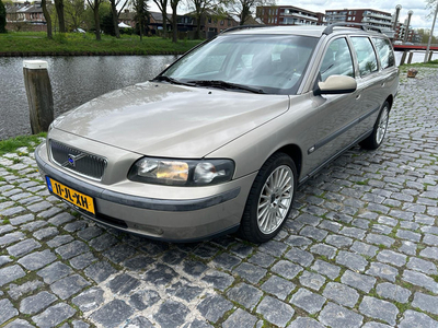 Volvo V70 2.4 T Geartr. C.L. / automaat / airco / cruise control / apk / nap