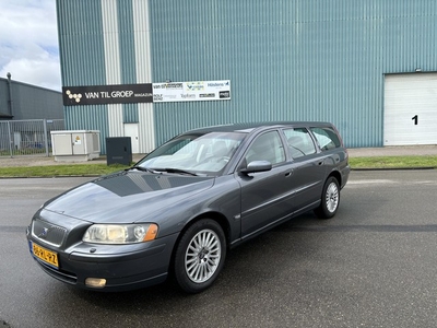 Volvo V70 2.4i Momentum 141 PK.