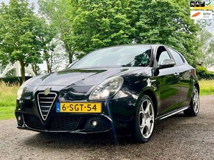 Alfa Romeo Giulietta 1.4 T Distinctive | Airco + Cruise + Lederbekleding |