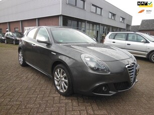 Alfa Romeo Giulietta 1.4 TURBO Distinctive 120 PK 2011 €