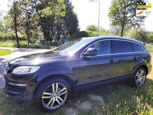 Audi Q7 4.2 FSI quattro 5+2 LEER 185DKM KEYLES CAMERA