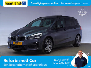 BMW 2 Serie 220i High Executive [Panoramadak Navigatie Trekhaak]