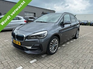 BMW 2 Serie Active Tourer 225xe iPerformance High Executive LED ACC Panoramadak Stuurwielverwarming Trekhaak