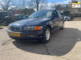 BMW 3-serie 318i Executive