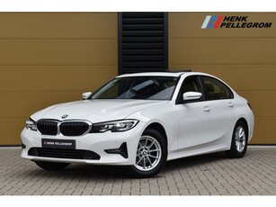 BMW 3-serie 320i Executive Edition * Glazen schuifdak * HIFI * Head-up * Dealer onderhouden *