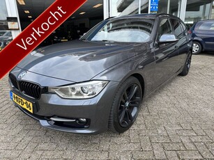 BMW 3 Serie Touring 320i Executive panodak leer navi airco/