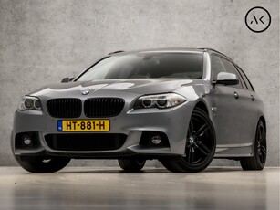 BMW 5 Serie Touring 520i M Sport 184Pk Automaat (PANORAMADAK, M-PAKKET, DEALER ONDERHOUDEN, MEMORY SEATS, NAVIGATIE, STOELVERWARMING, LEDER, DIGITAL COCKPIT, SFEERVERLICHTING, GETINT GLAS, NIEUWSTAAT)