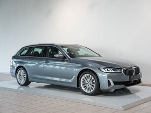 BMW 5 Serie Touring 520iA LUXUERY ** LASER. LEDER