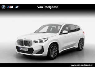 BMW iX1 eDrive20 67 kWh Glazen panoramadak Trekhaak met