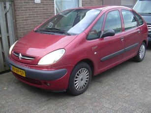 Citroën Xsara Picasso 1.8i-16V Différence 2 (bj 2004)