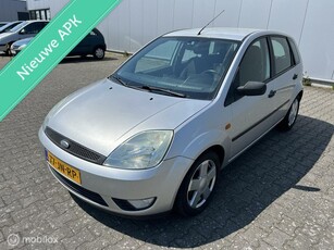 Ford Fiesta 1.4-16V Trend Vaste prijs 1250 € Nw Apk