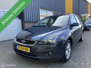 Ford Focus Wagon 1.6-16V Futura TREKHAAK!