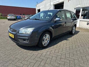 Ford Focus Wagon 1.6-16V Ghia