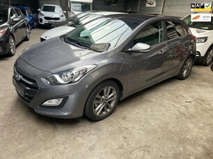 Hyundai I30 1.6 GDI i-Motion Plus schuifdak half leder cruisecontrol