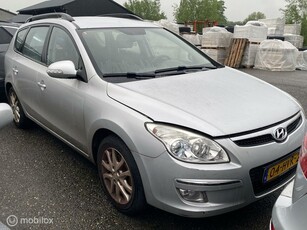 Hyundai i30 CW 1.6i export motor kapot Airco / ‘NAP