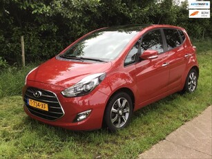 Hyundai IX20 1.6i Premium met panoramadak, in topstaat