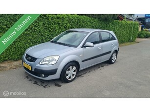 Kia Rio 1.4 LXE AUTOMAAT AIRCO 5 DEURS