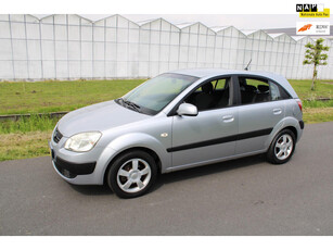 Kia Rio 1.6 CVVT X-ecutive 5 Drs met Climate control