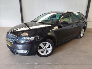 Škoda Octavia Combi 1.6 TDI XENON LED NAVI CRUISE ECC TREKHAAK