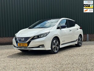 Nissan LEAF Tekna 40 kWh/Zeer compleet/NL auto/Prijs is nog