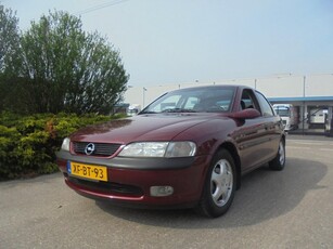 Opel Vectra 1.6i-16V Pearl