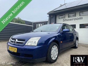 Opel Vectra 1.8-16V Essentia airco, trekhaak, apk 03-2025!