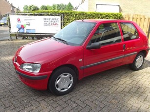 Peugeot 106 1.1 XR hartstikke leuk autootje (bj 2003)