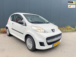 Peugeot 107 1.0-12V XR