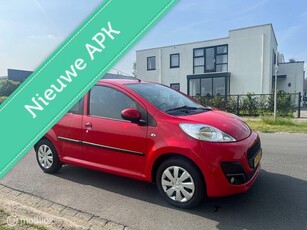 Peugeot 107 1.0-12V XR aflevering met nieuwe APK